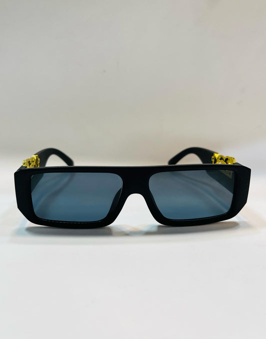 Panther Luxe Edition – Bold Black Sunglasses with Golden Detailing